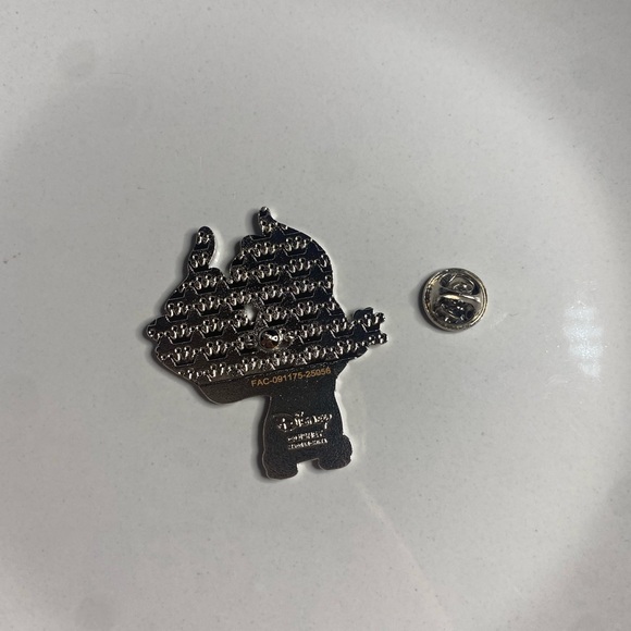 Disney Loungefly Lilo & Stitch Mystery Pin – Stitch in Red Cape - Picture 7 of 8